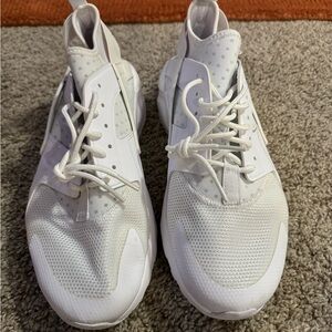 Nike Huarache Ulta running shoes white